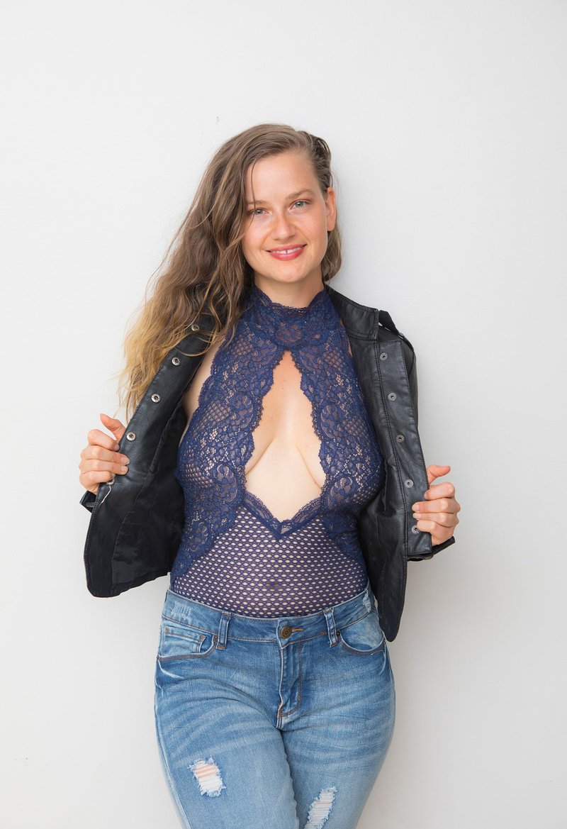 Юличка, 31 год, 2 размер груди